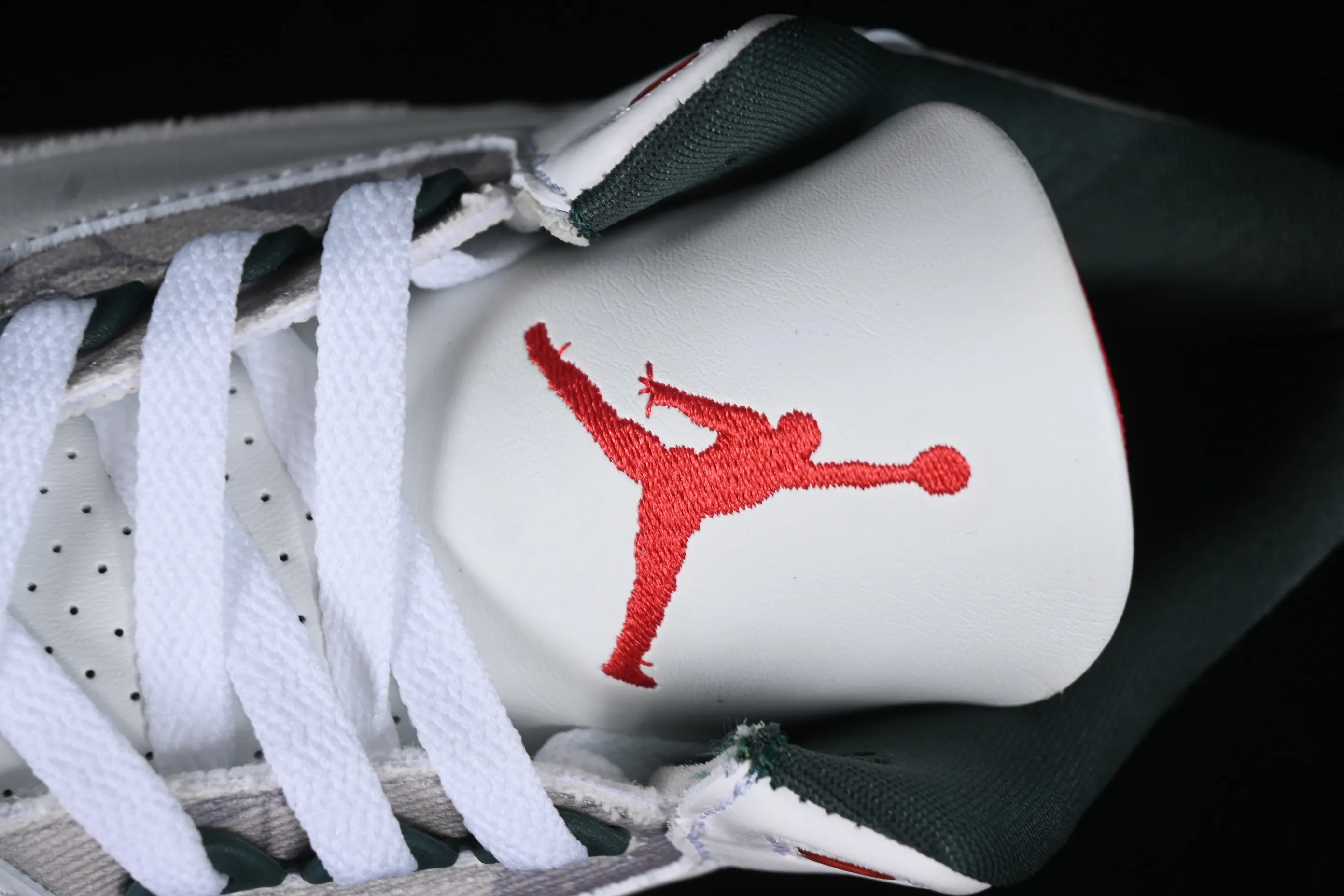 All categories Air Jordan Jordan series basketball shoes Air Jordan 3 Air Jordan 3 Retro "Wings" AJ3 Joe 3 Flower HM6993-100